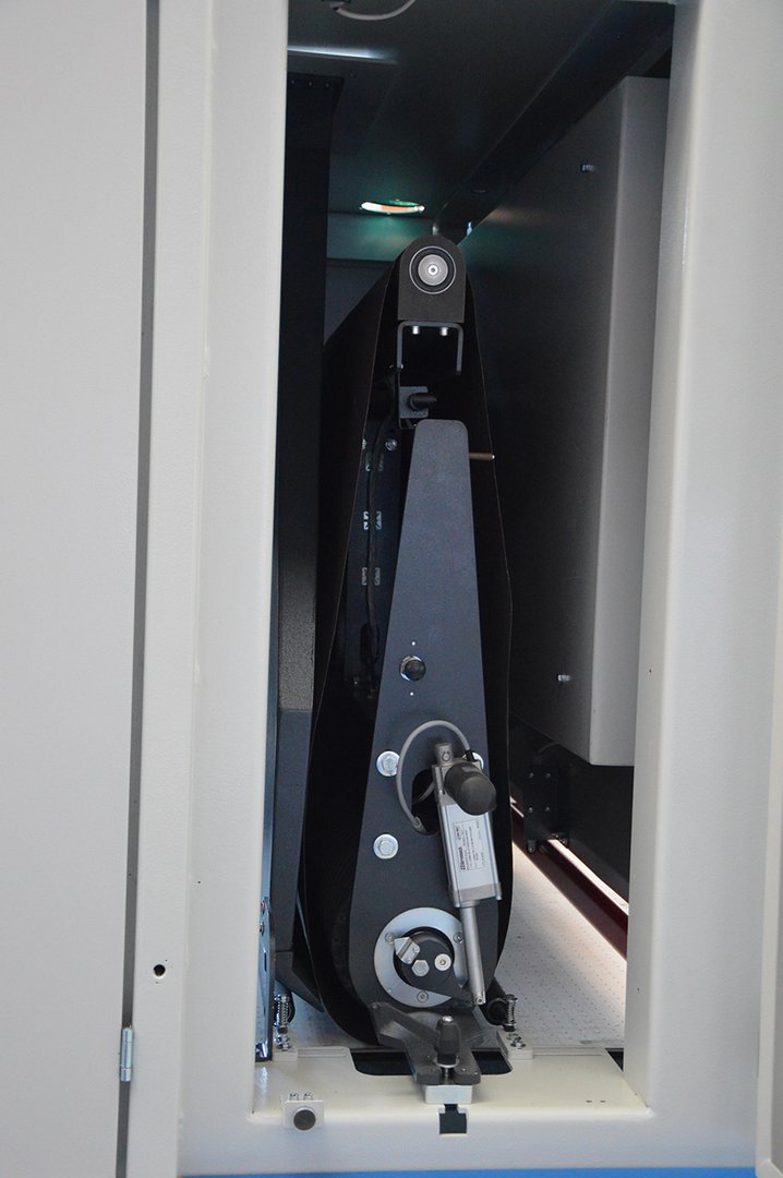 g135-rb8_03.jpg