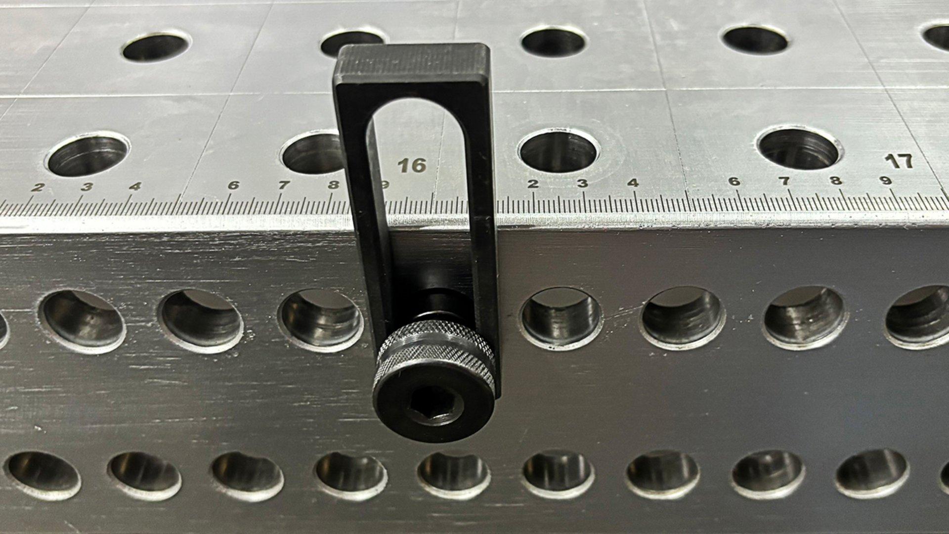 3d-16mm-seitenwange-mit-anschlag-und-sb100.jpg