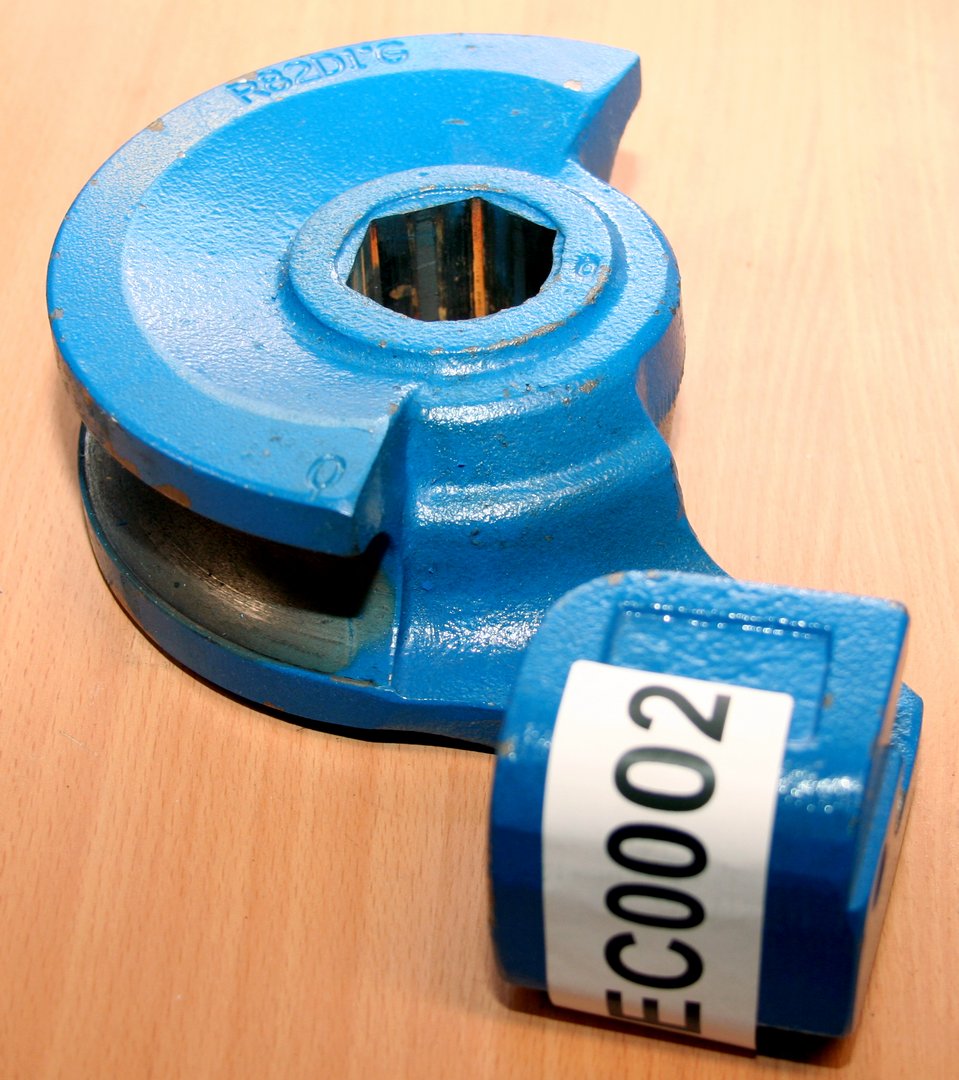 ec0002_02.jpg